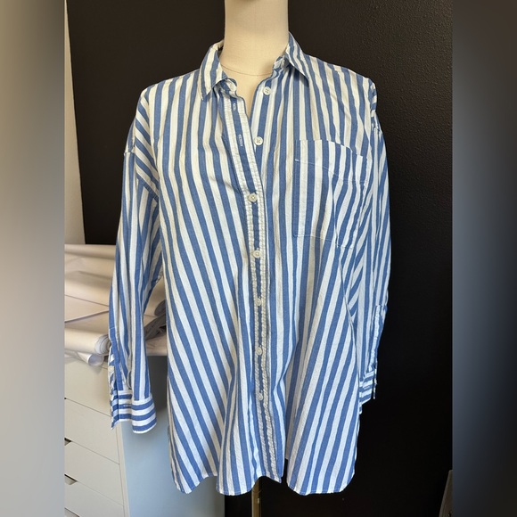 Madewell The Signature Poplin Oversized Shirt in blue stripe - Picture 5 of 7